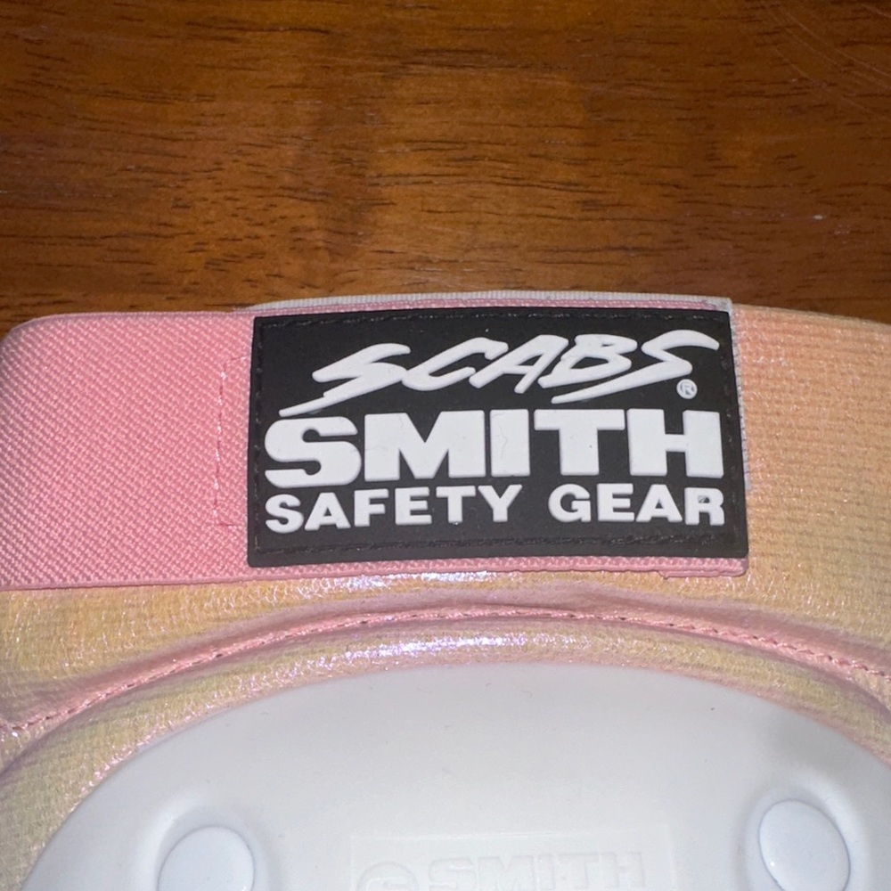 SMITH Pink Iridescent Skate Protective Pad Set - Picture 3 of 4